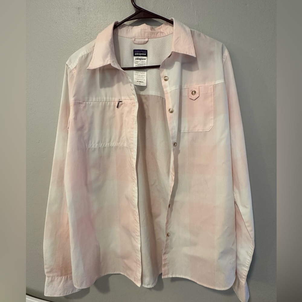 SOLD OUT
Patagonia Light Pink Button-Up Shirt - Picture 1 of 8